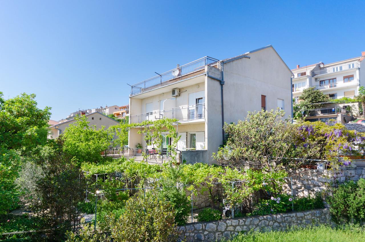 Apartments And Room Drazen Novi Vinodolski Esterno foto