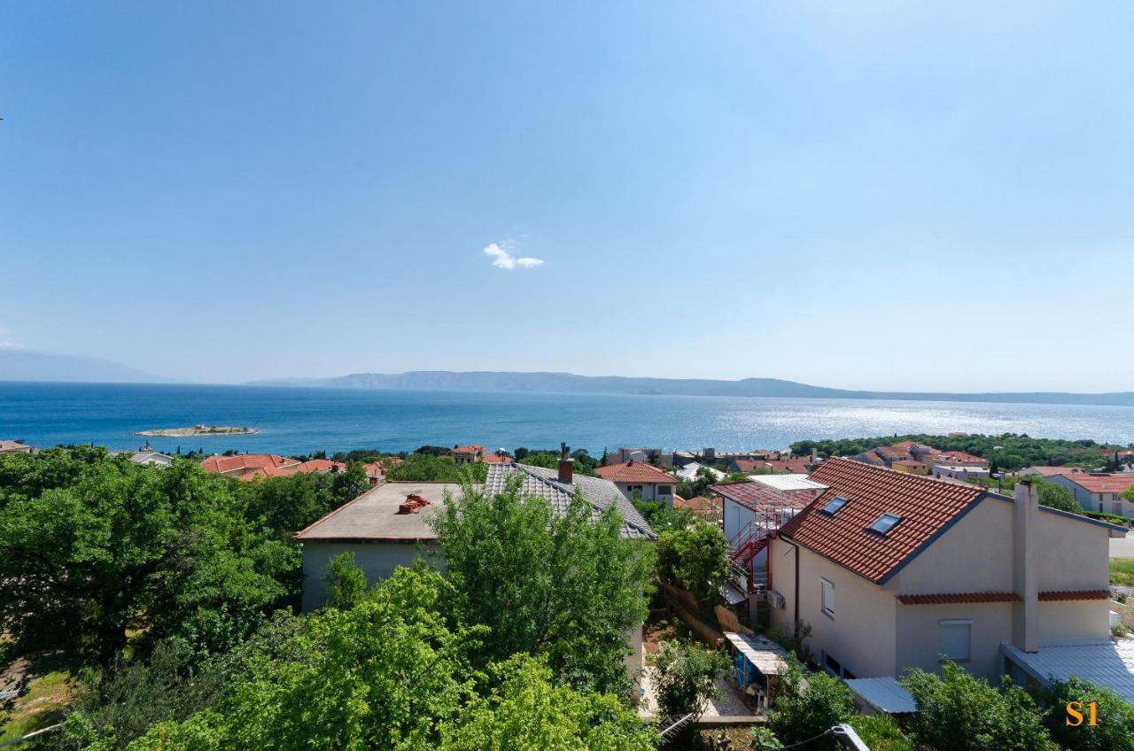 Apartments And Room Drazen Novi Vinodolski Esterno foto