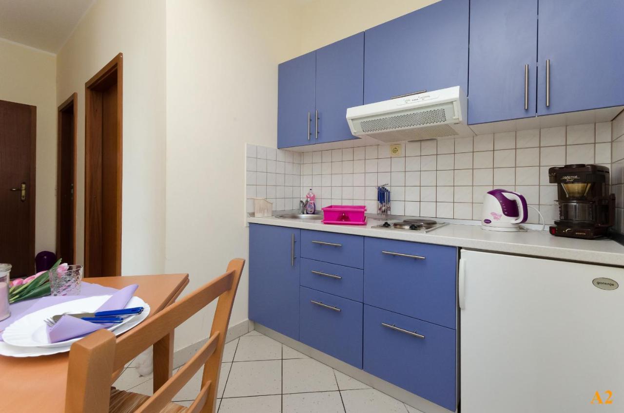 Apartments And Room Drazen Novi Vinodolski Esterno foto